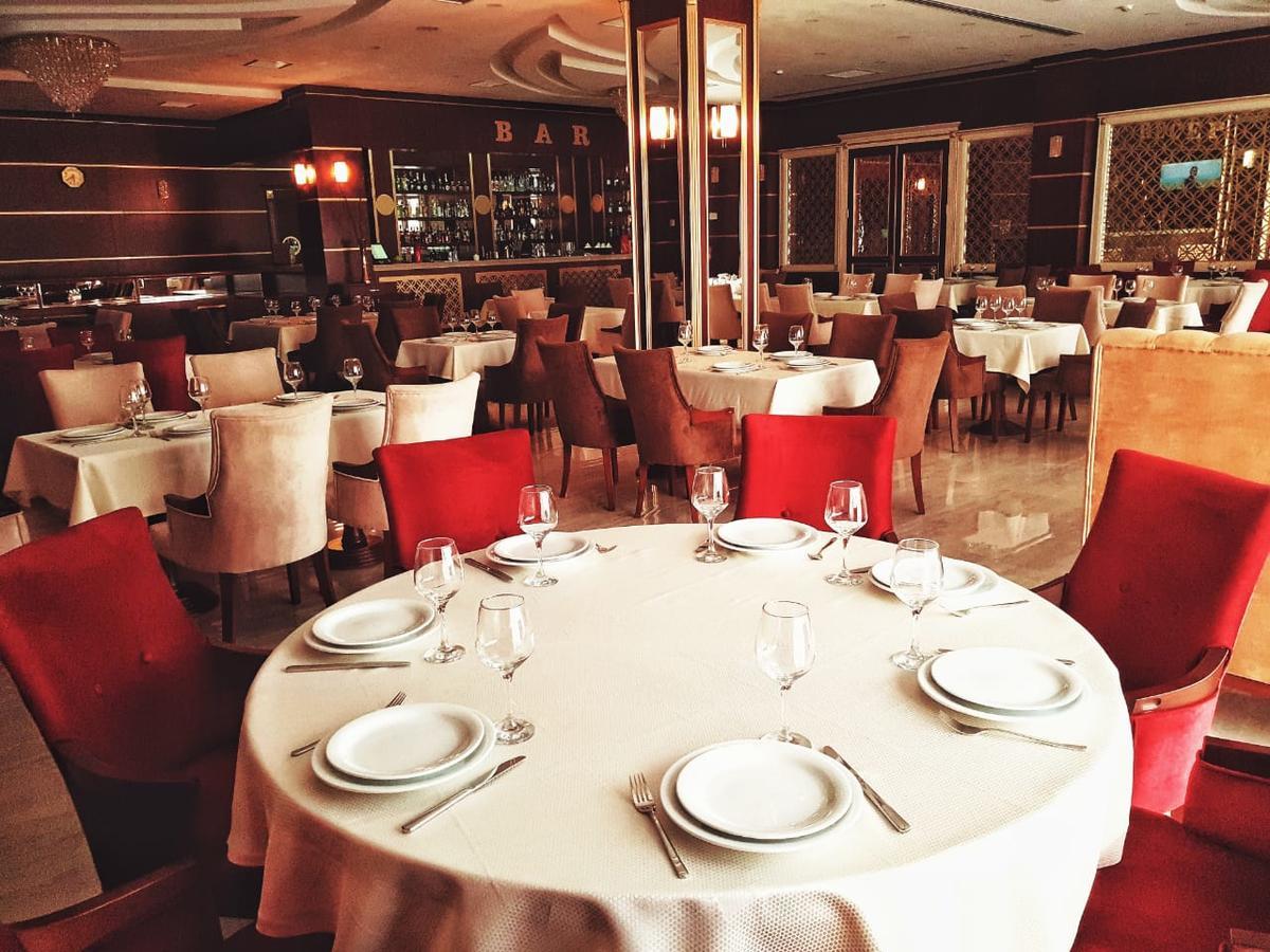 Atlas Hotel Баку Екстериор снимка